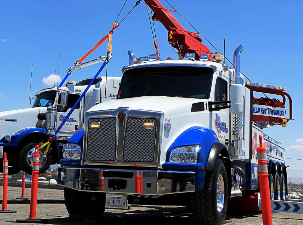 heavy duty towing, long distance towing, heavy towing, heavy tow truck, heavy duty towing near me, heavy duty tow truck, semi truck towing, semi towing, semi tow truck, North Las Vegas, Las Vegas, Henderson